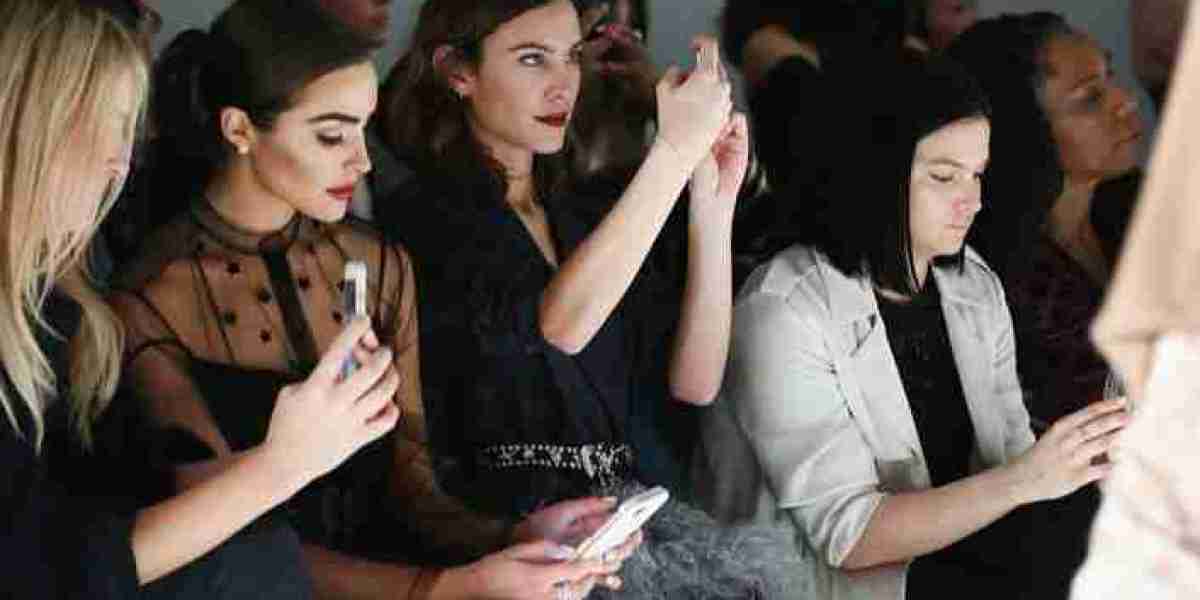 the models made their way through Dior Sale the interacting with guests